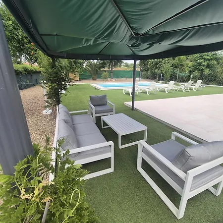 Semesterbostad Turistico Esmeralda Caces